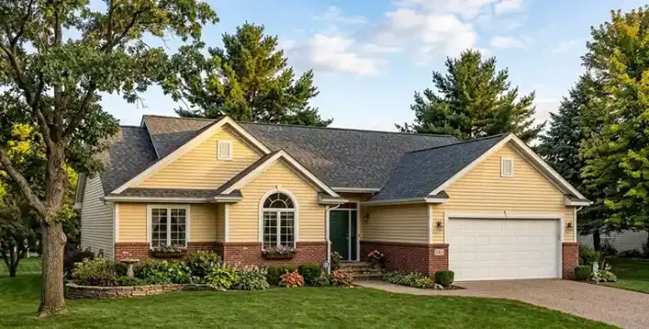 Traditional house plans 7-470 - front exterior, 1,588 sq ft, 3 bed, 2 bath house plans | Monster House Plans