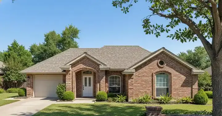 Traditional house plans 8-762 - front exterior, 1,135 sq ft, 3 bed, 2 bath house plans | Monster House Plans