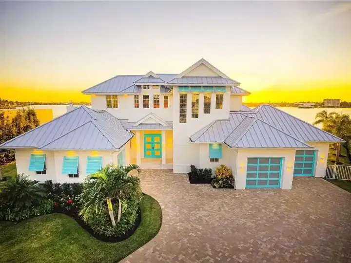 Coastal house plans 82-161 - front exterior, 4,790 sq ft, 4 bed, 5 bath house plans | Monster House Plans