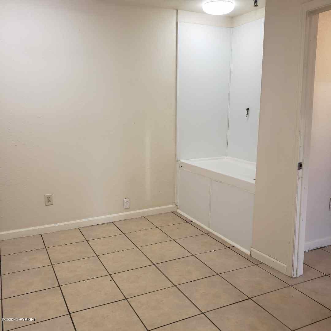 5955 Old Seward Highway #5, Anchorage, AK 99518