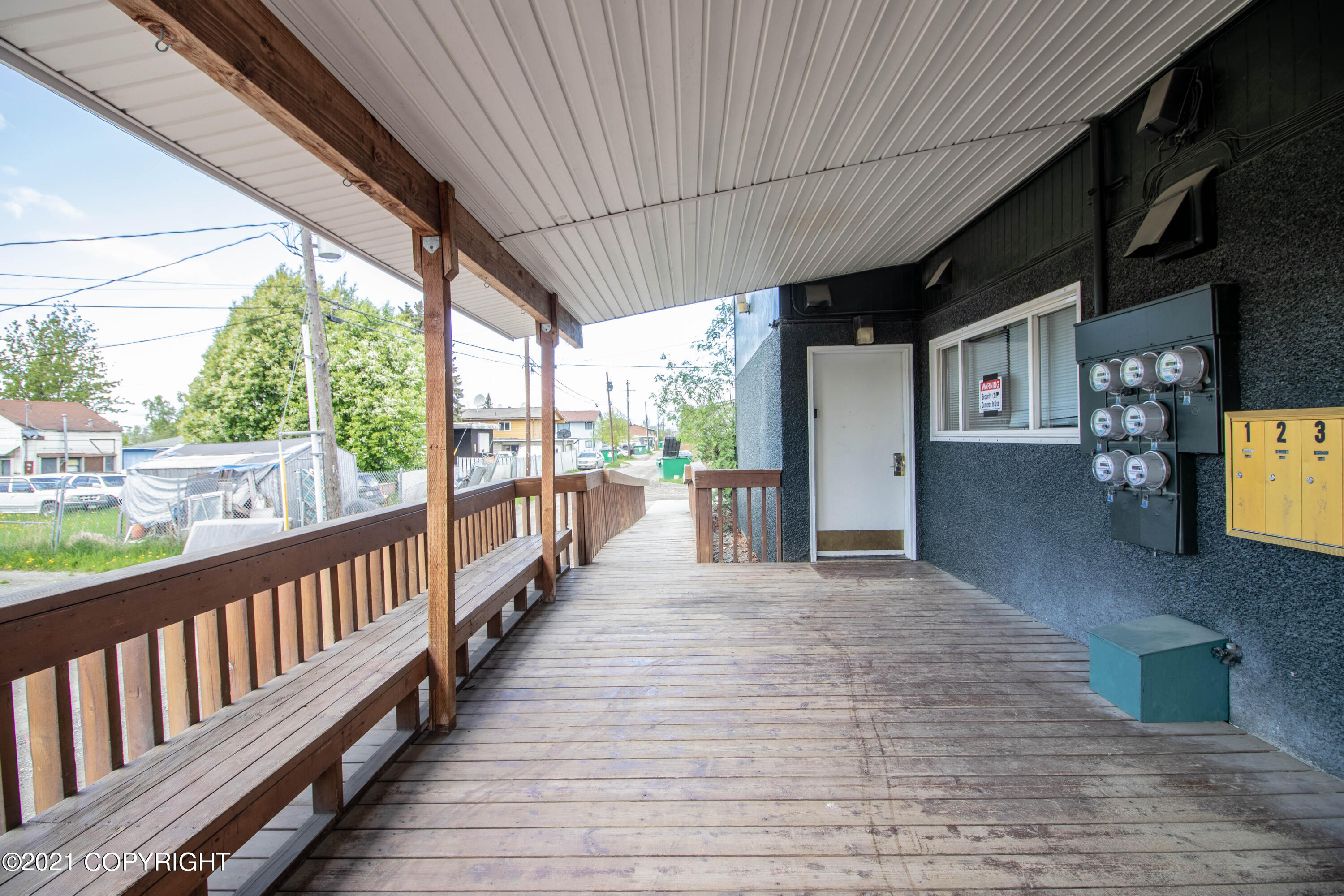 3925 E 9th Avenue, Anchorage, AK 99508