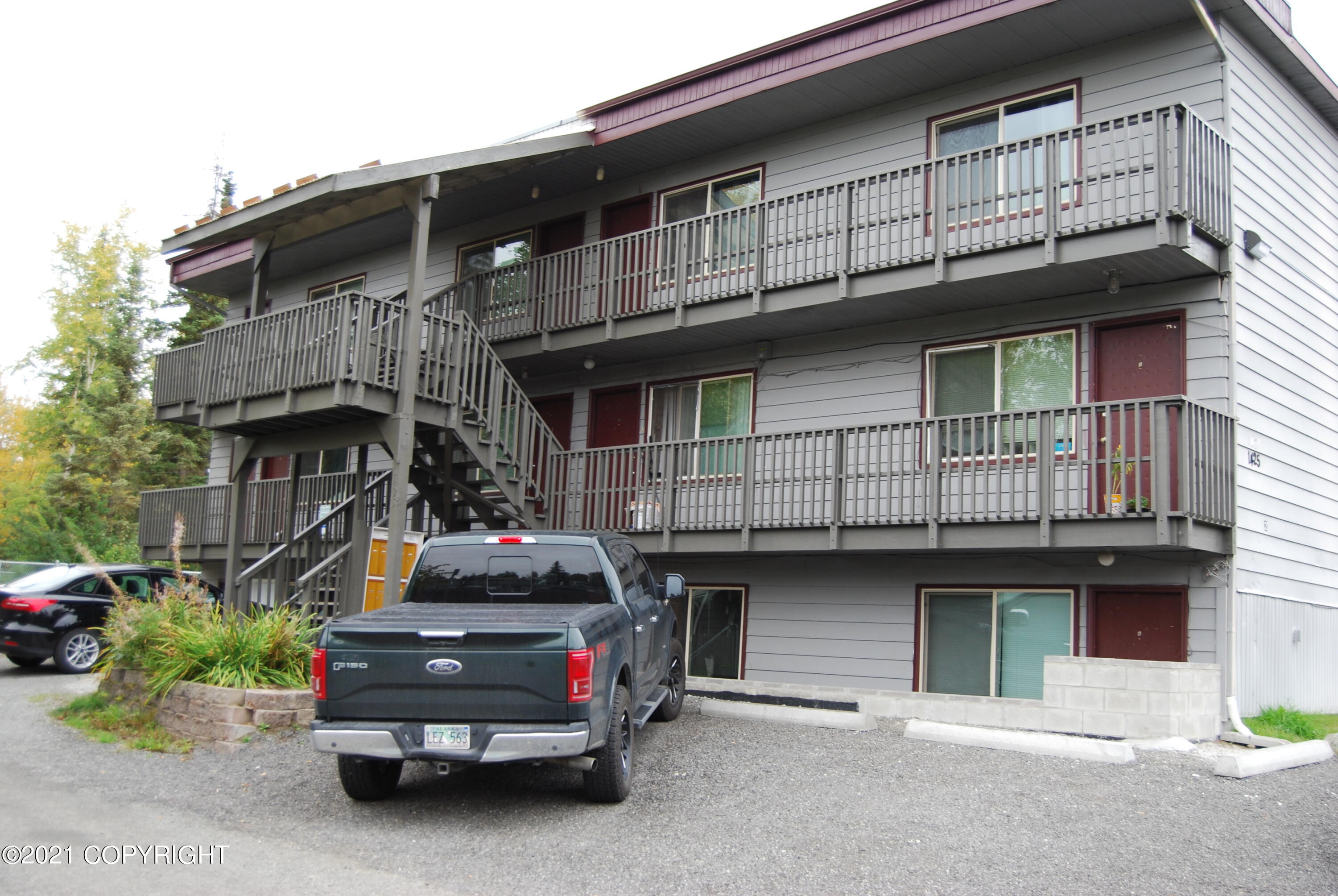 1425 W 40th Avenue, Anchorage, AK 99503