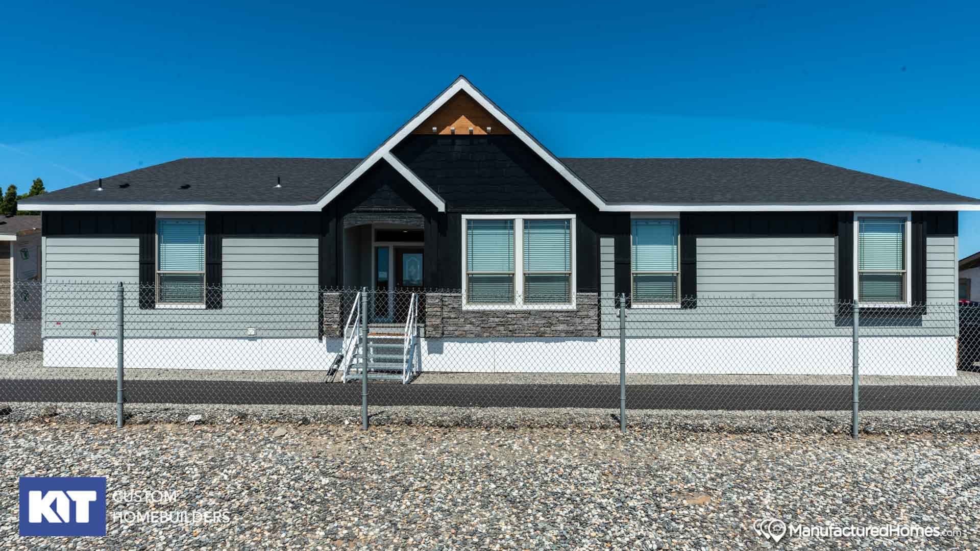 Grand Manor / 6013 by KIT Custom Homebuilders