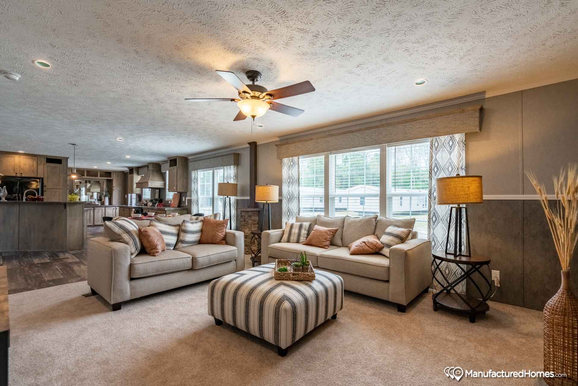 Premier Hancock 32' by Clayton Built