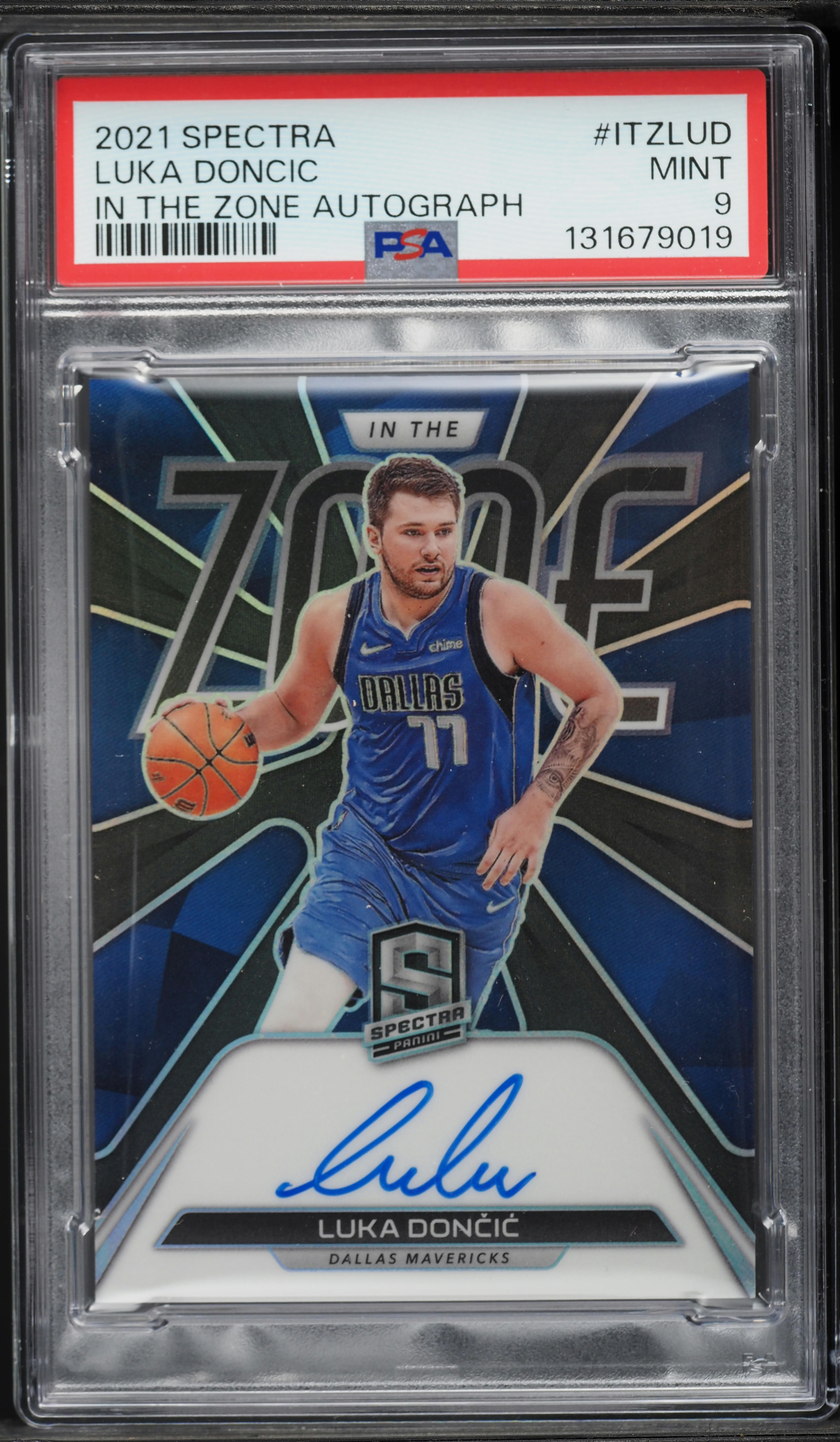 2021 Panini Spectra In the Zone Luka Doncic AUTO /49 #ITZ-LUD PSA 