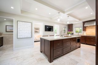 Eat-In Kitchen Island 