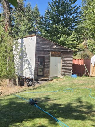 Cool Old Shop/Storage
