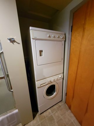 Hall Bath Laundry 