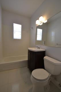 Unit 12 - Bathroom