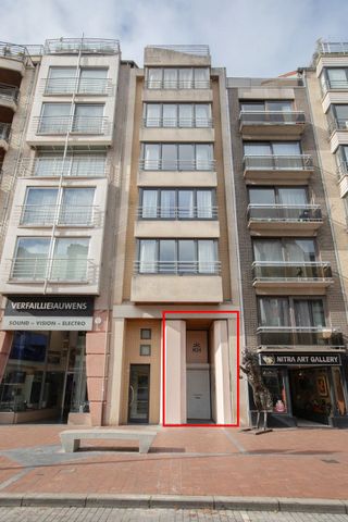 41646WVLLIPPENS227_01-2