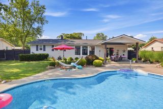 35_545_Northfield_Dr_032