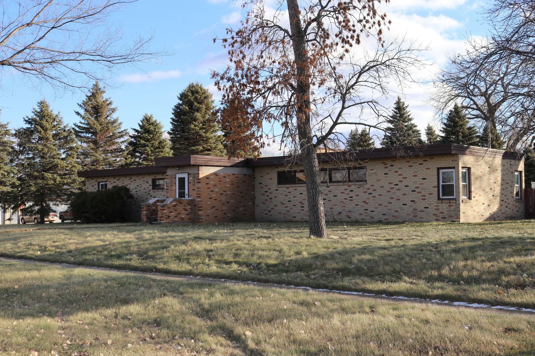 605 3rd St Fingal ND