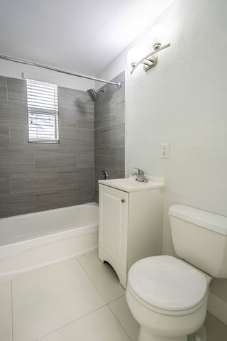 Unit 2 Batroom