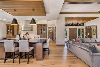 Kitchen & Dining