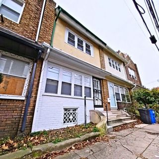 Front Right Side Exterior