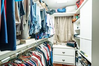 Walk-in Closet