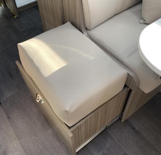 Seat / Foot Rest