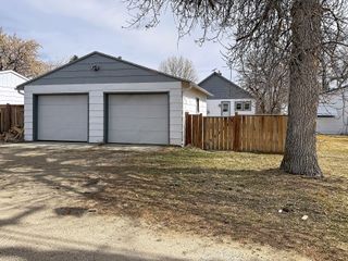 2 car garage 