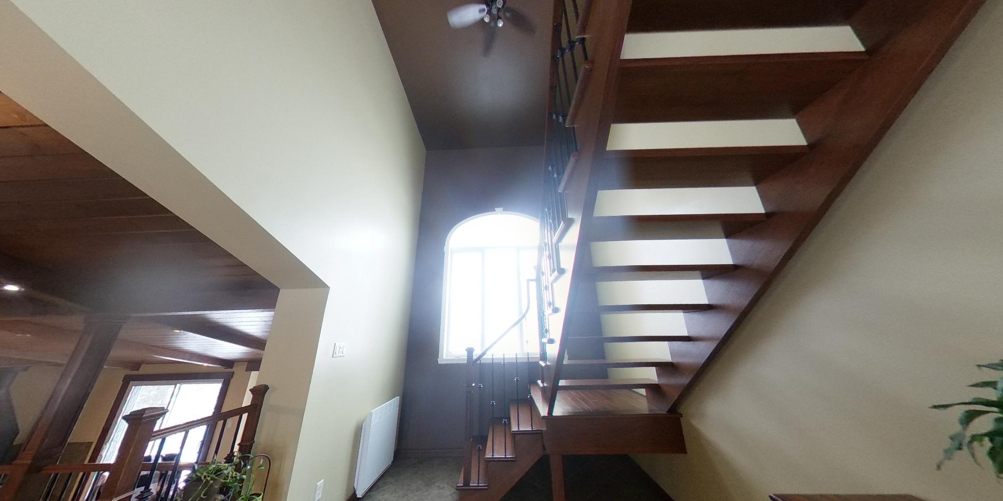 384 Lac Cameron StEugènedeGuigues