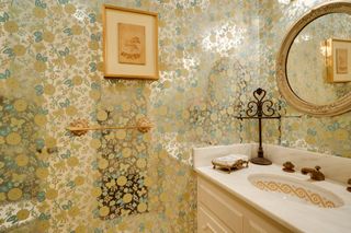Hall 1/2 Bathroom