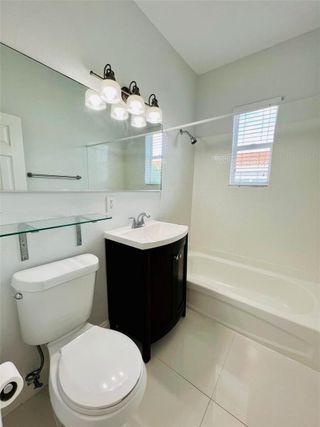 Unit 13 - Bathroom