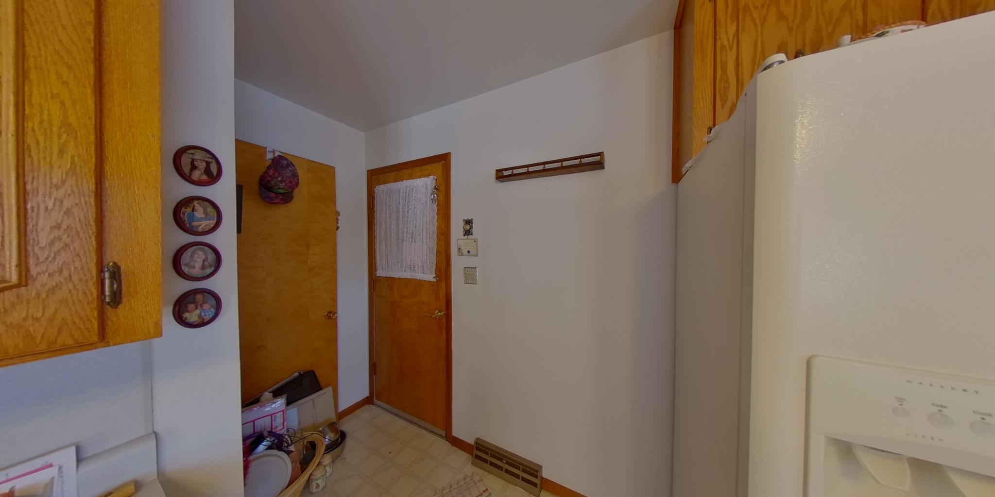 114 1st ST NW Linton, ND