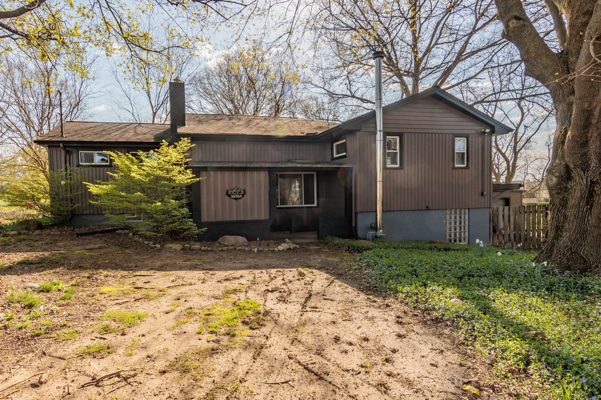 38565 Sugar Ridge Rd. North Ridgeville