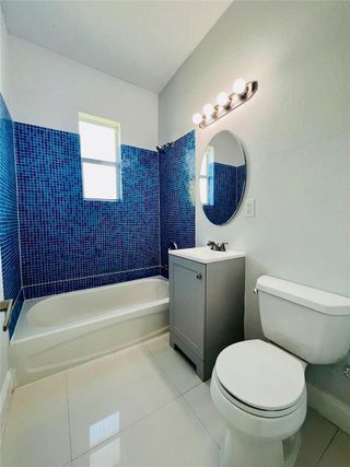 Unit 16 - Bathroom