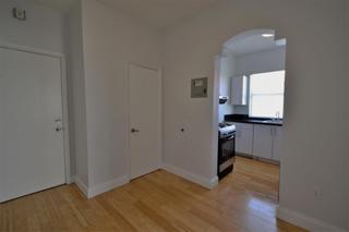 Unit 12 - Entrance / Dining