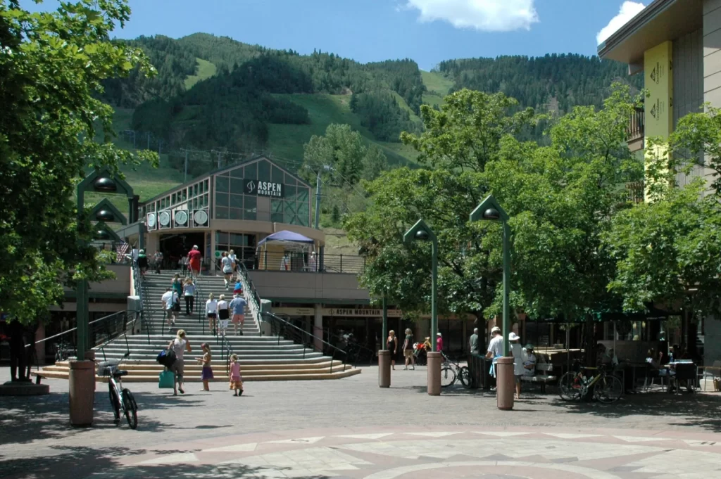 Denver Airport to Aspen: Ski Season Ground Transportation Guide