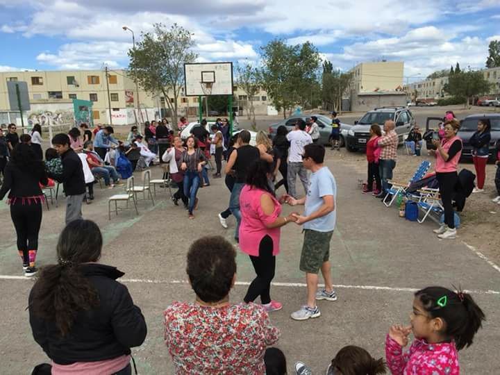 Realizaron encuentro familiar en las 1.000 viviendas