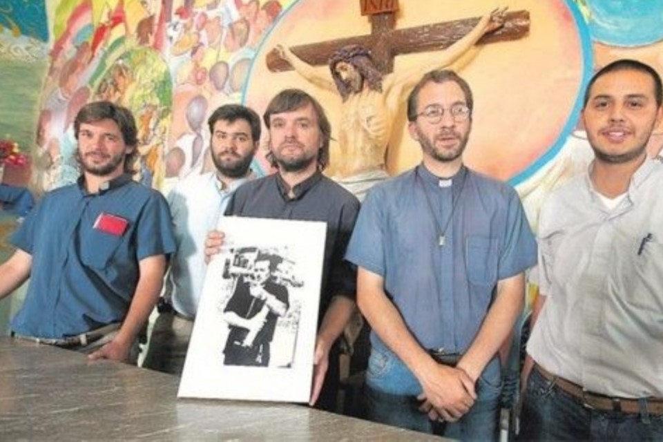 Curas villeros asumen compromiso por una patria para todos Curas villeros asumen compromiso por una patria para todos