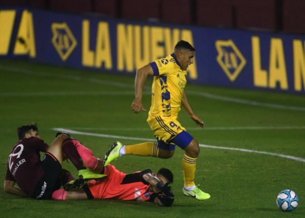 Wanchope le dio la victoria a Boca 2-1 ante Lanús en La Fortaleza.