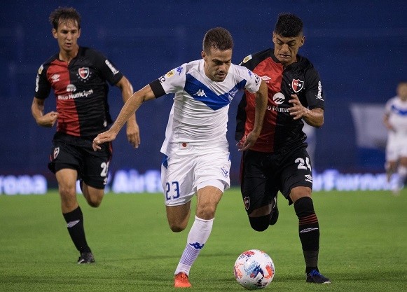Newell’s fue superado desde lo futbolístico y lo físico y perdió por la mínima ante Vélez.
