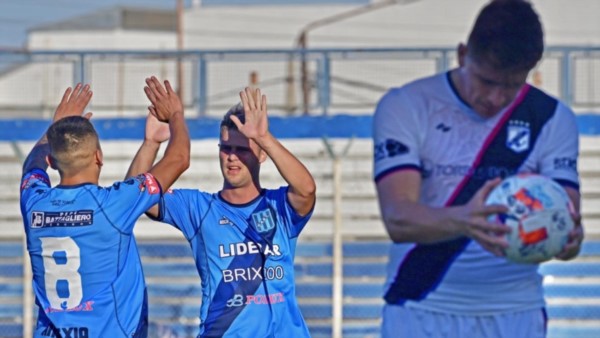 San Telmo hizo historia en el Raúl Conti y sembró dudas en Guillermo Brown. La derrota condiciona a Broggi.