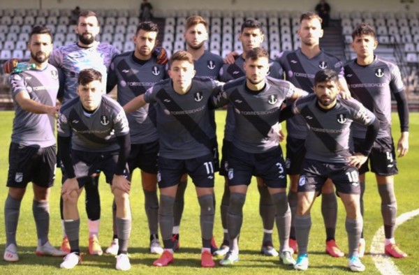 Formación de Guillermo Brown para enfrentar a All Boys en Floresta. (Foto: Matías Arrascoytia).