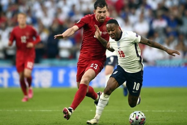 Sterling, con su velocidad, fue una de las principales armas en ataque de Inglaterra.