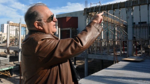 Rubén Cúneo, director del MEF, en la recorrida por la obra. Esperan finalizarla en septiembre de 2022.