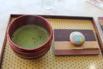 Macha tea and manju