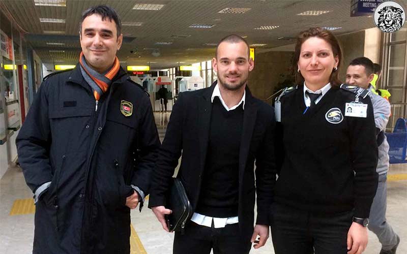 Türkiye'den Hollanda'ya İlk Yaptırım: "Sneijder Sınır Dışı Ediliyor."