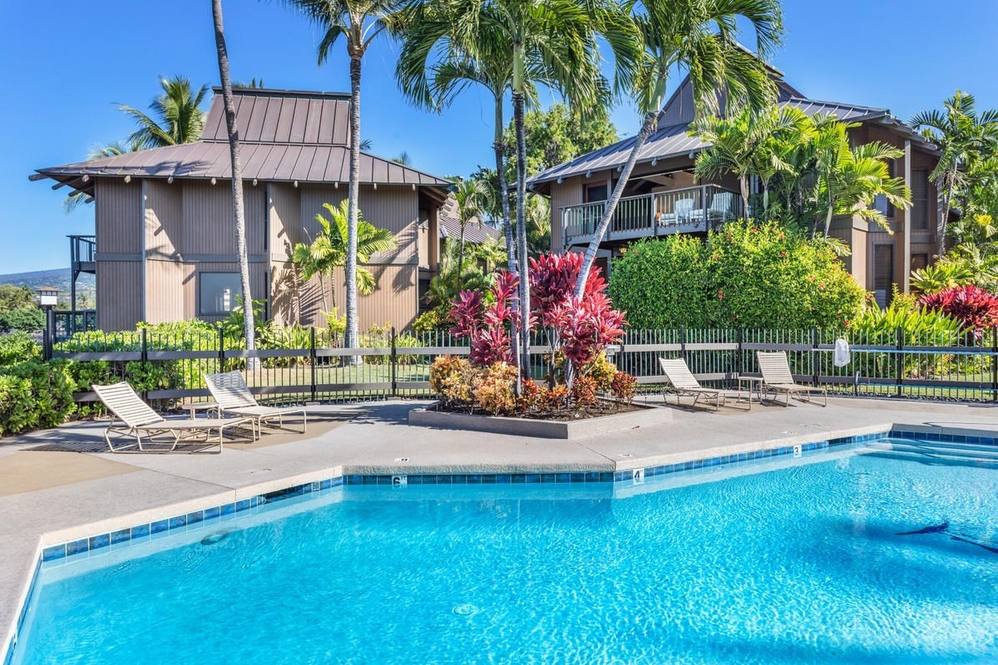 776516 ALII DR 10 Condo for Sale in KAILUAKONA 623757 Mike
