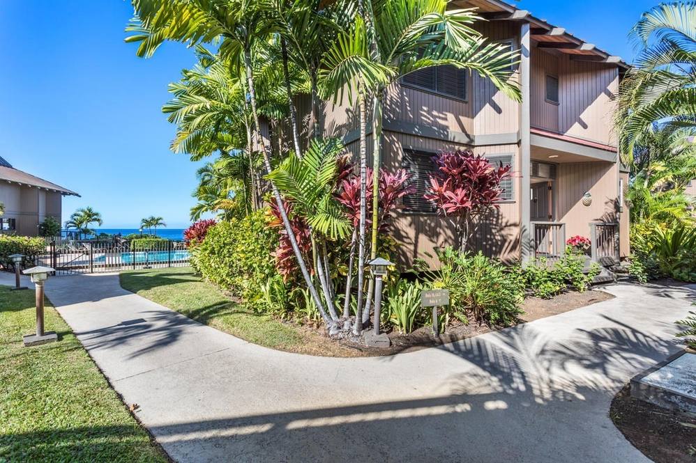 776516 ALII DR 10 Condo for Sale in KAILUAKONA 623757 Mike