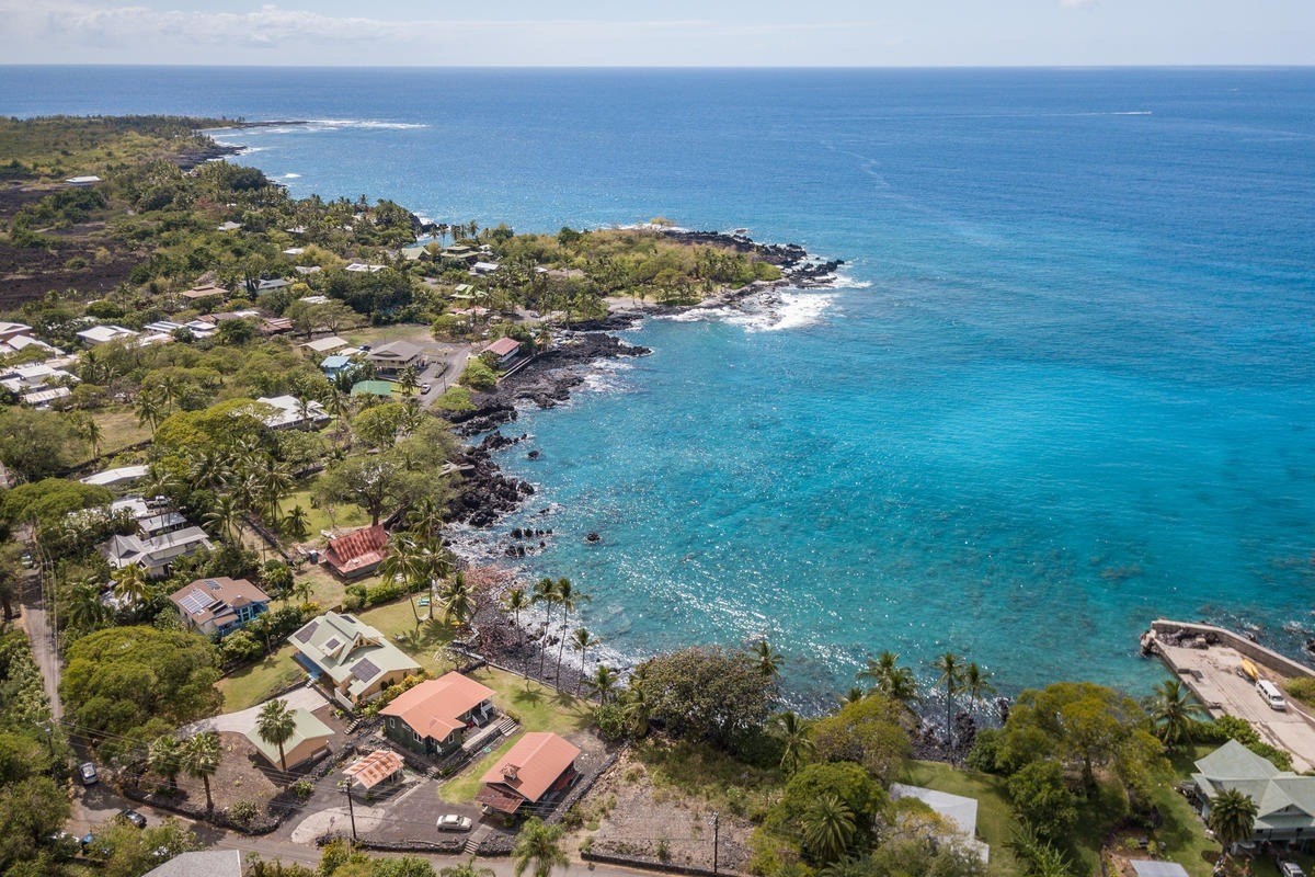 826305 PUUHONUA RD a luxury home for sale in Captain Cook, Hawaii