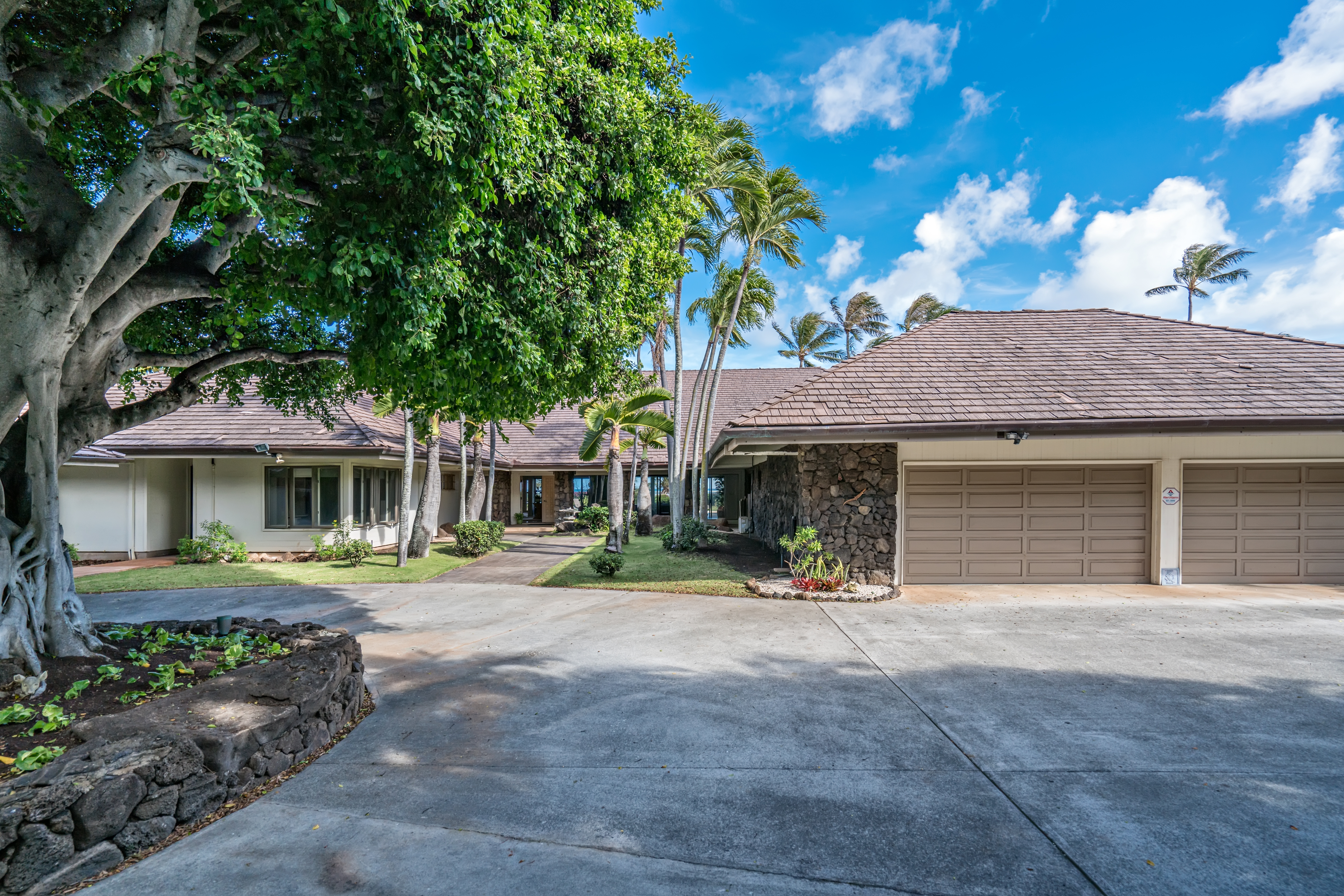 1105 Kaimoku Place a luxury home for sale in Honolulu, Honolulu County