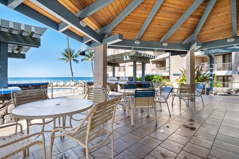 755888 ALII DR E11 Condo for Sale in KAILUAKONA 627779 Mike