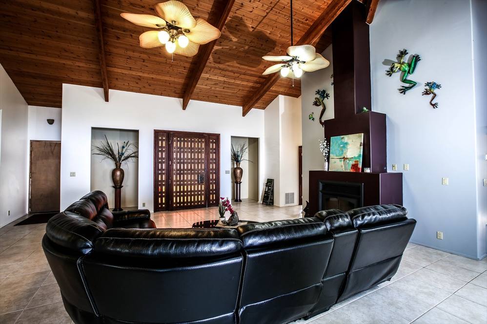 732200 KALOKO DR House for Sale in KAILUAKONA 608311 Mike