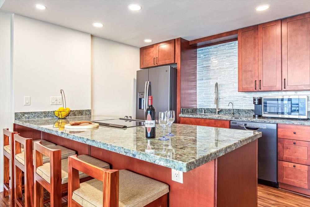 75-5782 KUAKINI HWY #402 Image 3