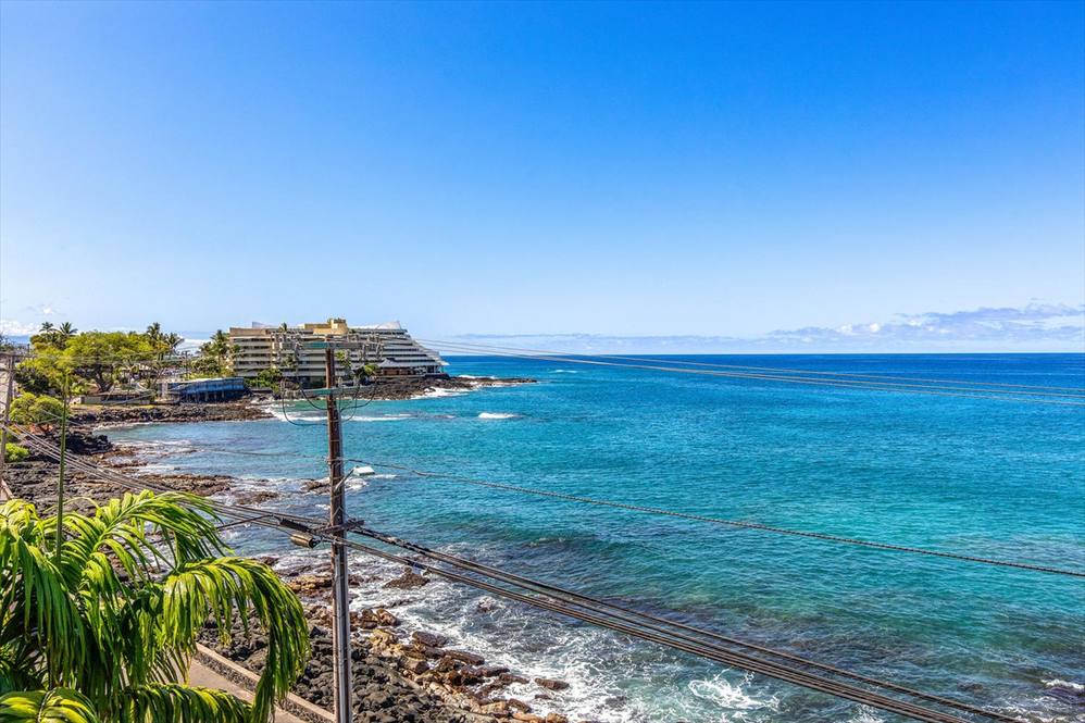 75-5782 KUAKINI HWY #402 Image 11