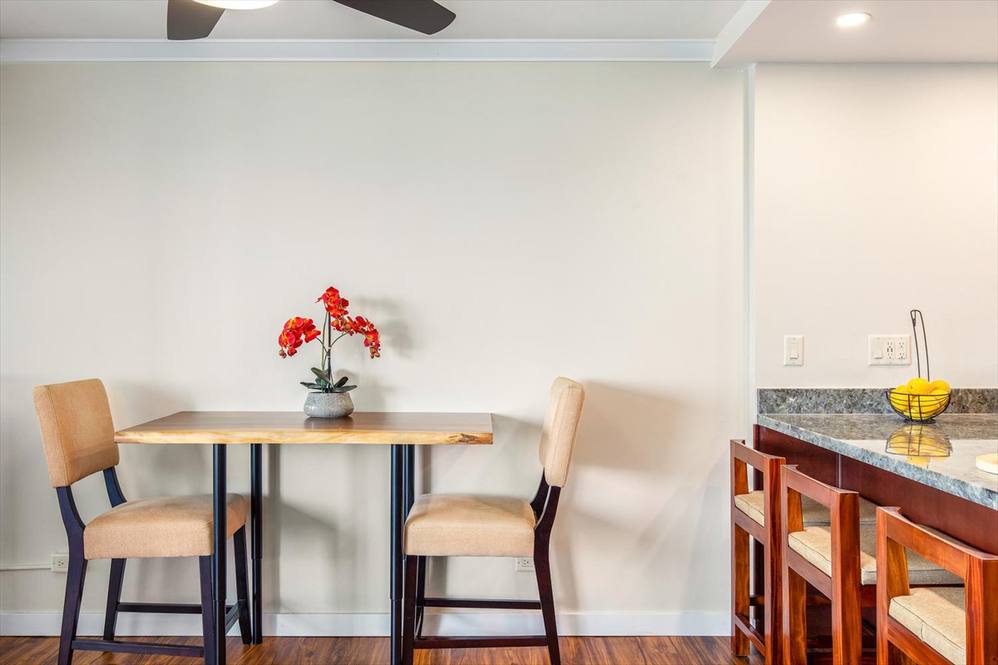 75-5782 KUAKINI HWY #402 Image 17