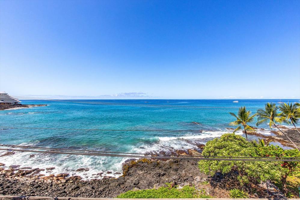 75-5782 KUAKINI HWY #402 Image 21